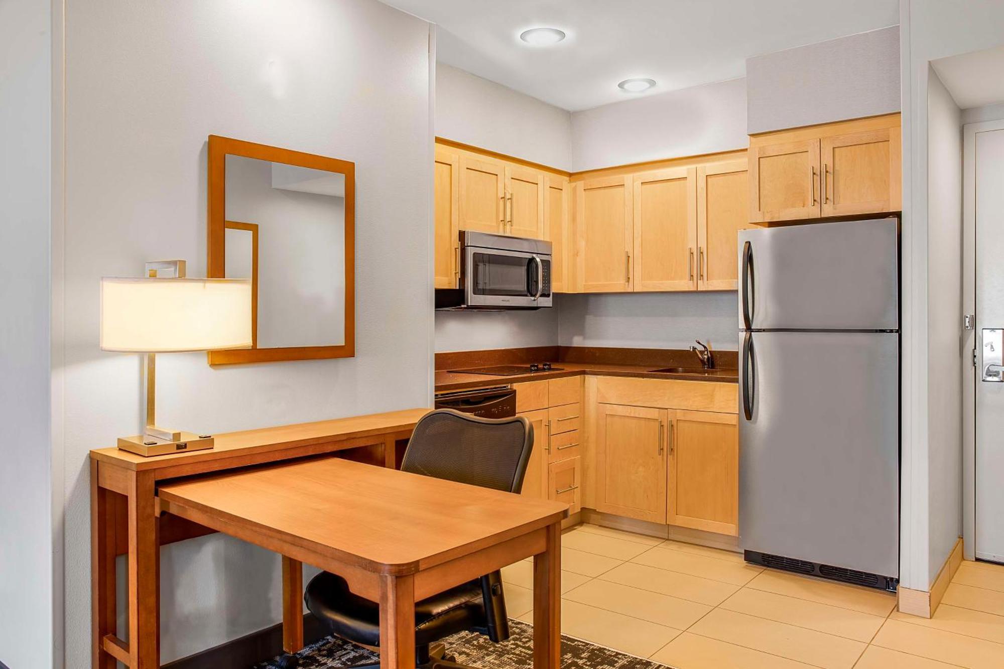 Homewood Suites By Hilton Winnipeg Airport - Polo Park Exterior photo